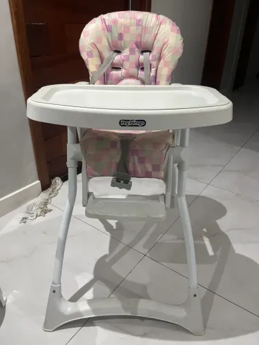 Cadeira alimentação Menina