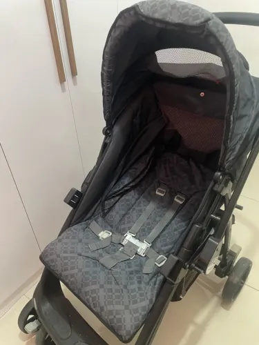 Vendo carrinho de bebê