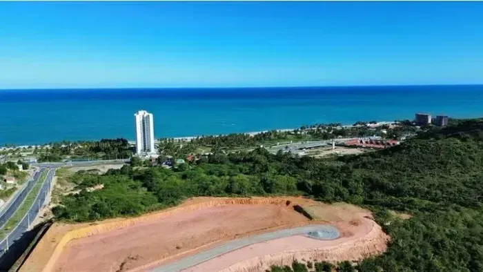 Condomínio Tramonto completo de área de lazer e vista mar - lote com 590m² - Repasse