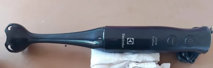 mixer 2 em 1 electrolux preto 400w com tecnologia truflow (eib10) usado