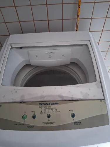 Máquina de lavar roupa 8kg (Com defeito para aproveitar peças)
