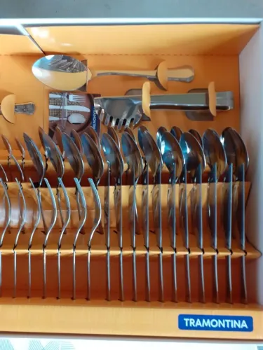 Faqueiro inox tramontina com 76 peças