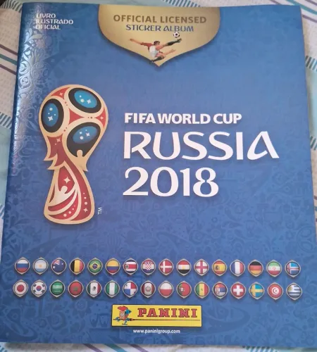 ÁLBUM OFICIAL PANINI - COPA DO MUNDO FIFA RÚSSIA 2018 (BROCHURA) - COMPLETO + Kit atualiz