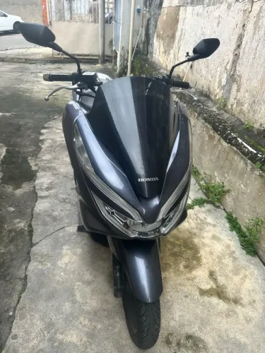 VENDO PCX 150 2020 2021 IPVA PAGO E REVISADO PELA HONDA