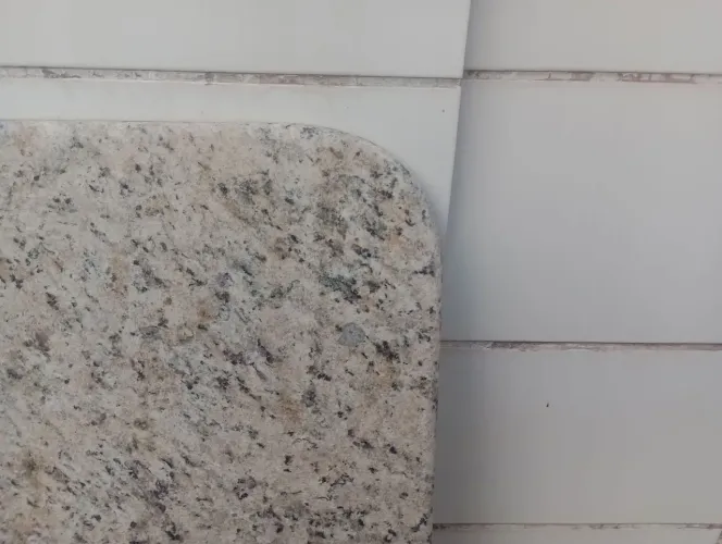 MESA , TENHO TAMPO DE MESA EM GRANITO JUPARANA DE 110x220 POLIDO COM ACABAMENTO