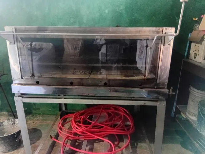 Vende-se forno industrial. Valor 1.000