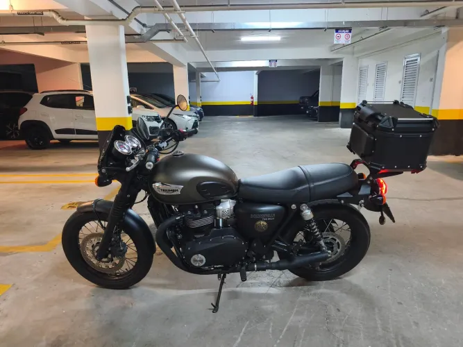 Triumph boneville impeça