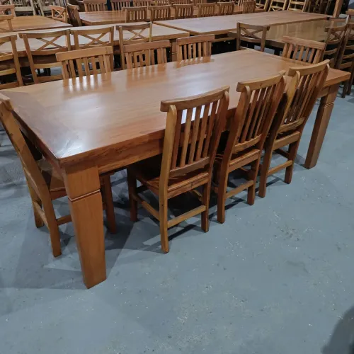 Mesa de madeira Peroba-rosa 2.20x1 com 8 cadeiras em Peroba-rosa $ 4.799,00 entregamos