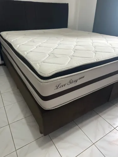 Vendo Cama Queen com Pillow Camada Extra Gazin