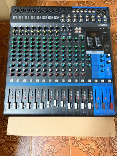 MESA DE SOM YAMAHA MG16 XU