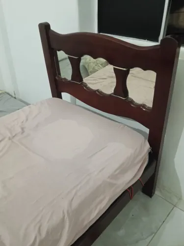 Cama e móvel pra doação