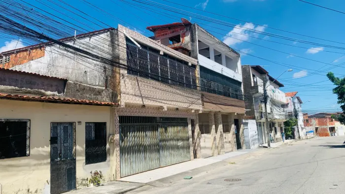 Excelente casa Duplex,  4 quartos, 2 suítes, 236m², - Henrique Jorge 