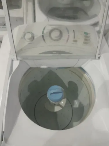 Vendo esta máquina Electrolux 12 kg funcionando perfeitamente faço entrega 