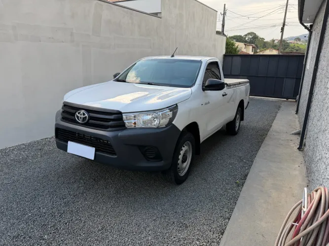 Toyota Hilux CS 4X4 2.8 TDI Diesel Mec. 2022
