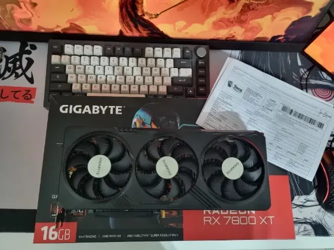 RX 7800 XT Gigabyte Gaming OC 16GB - Estado de Nova, com Caixa e NF!