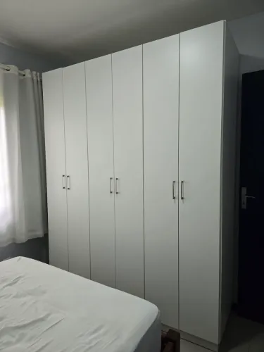 Guarda-roupa 6 portas MDF