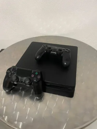 PS4 slim 