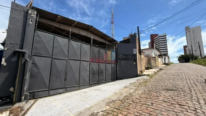 LOCAÇÃO DE GALPÃO COMERCIAL EM CANDELÁRIA  NATAL/RN | 360m² | ESTRUTURA PARA LOGÍSTICA E O
