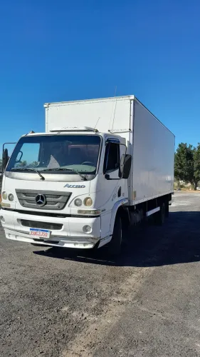 Caminhão Acelo 915