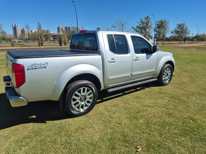 Nissan Frontier SL CD 4X4 2.5tb Diesel AUT 2014