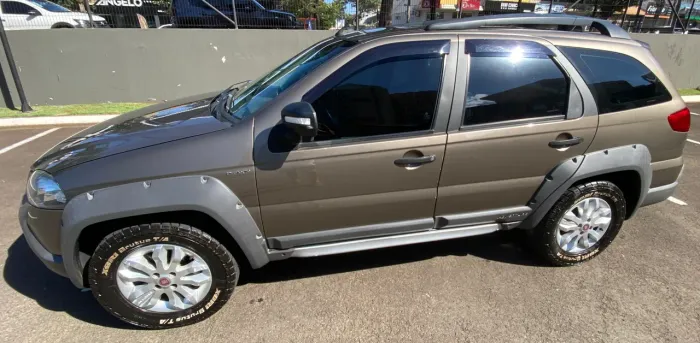 Fiat Palio Weekend Adventure Locker 1.8 Flex 2014