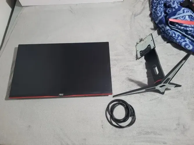 Monitor AOC Sniper 24" 75Hz - Excelente