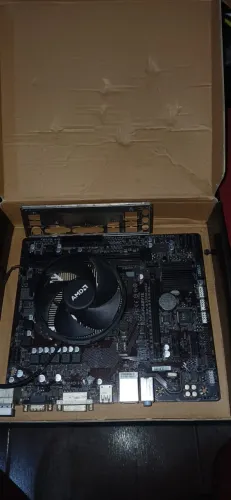 Kit placa mãe a320m + ryzen 5 1400