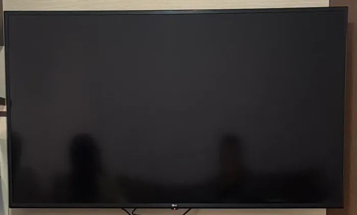 Smart TV LG 60? 4K - Modelo 60UN7310PSA - Perfeita, com Controle Magic