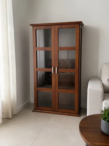 Cristaleira ou estante para livros
