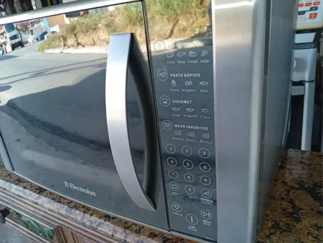 Forno microondas BLUE touch Eletrolux