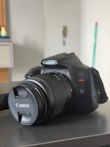 Canon EOS Rebel T6 + Lente 18-55mm