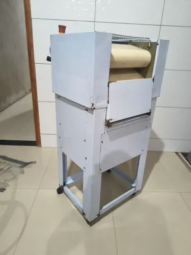Modeladora de pães Braesi Mb-35/1