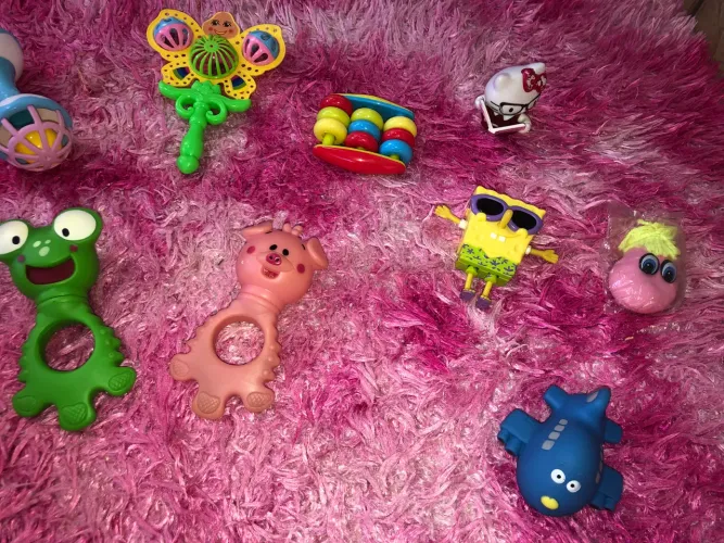 Lote de Brinquedos Infantis e Mordedores - Super Conservados!