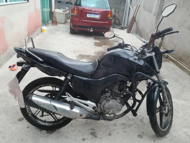 Vendo cg 150 cc,com liga leve.
