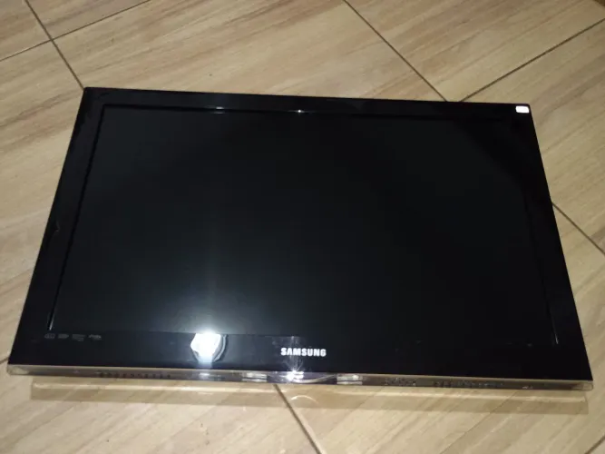 Tv Samsung 32 polegadas não é smart impecável