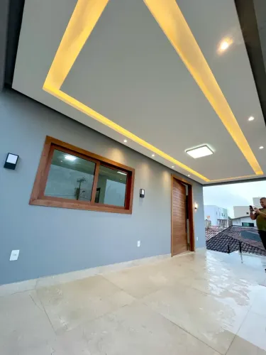 OPORTUNIDADE | CASA COM VARANDA NO ESPLANADA