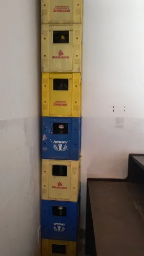 Engradados Itaipava e devassa litrão 