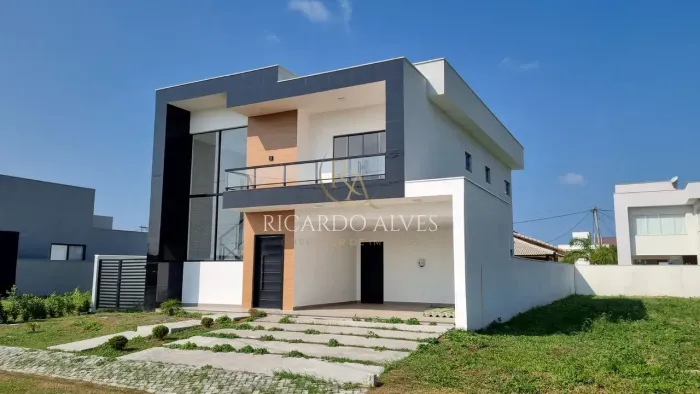 Casa em Cabo Frio 4 suítes em condomínio com lazer completo