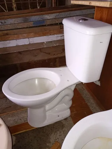 Vaso sanitário Deca e caixa acoplada