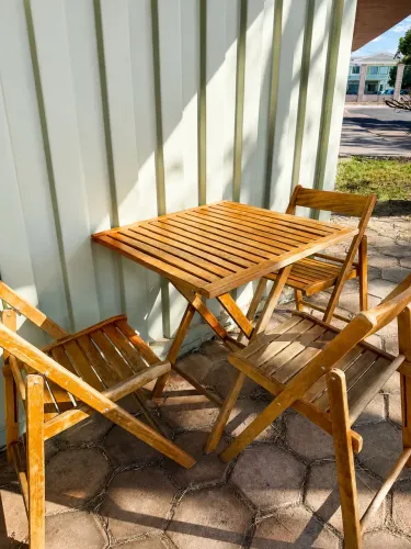 Jogo de Mesa Dobrável com 4 cadeiras - madeira