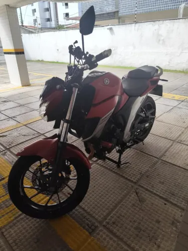 FZ25 Fazer 250, BAIXA KM, Bem conservada e com doc em dia