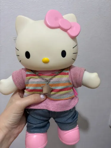 Boneca Hello Kitty antiga - anos 2000 - Original Sanrio (item de coleção!)