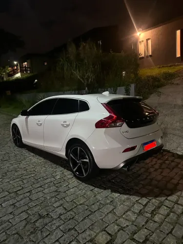 Volvo V40 T-5 R-design 2.0 Aut. 2014