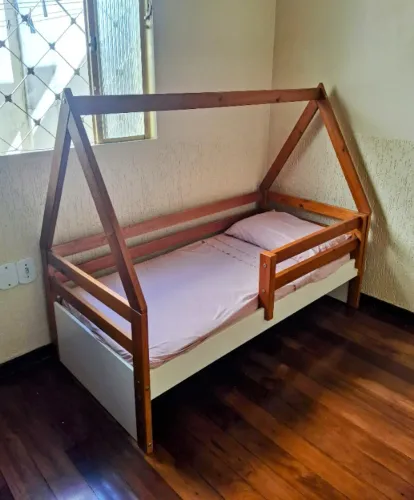 Cama Casinha Montessoriana 2 Alturas com Colchão Novo - Infantil