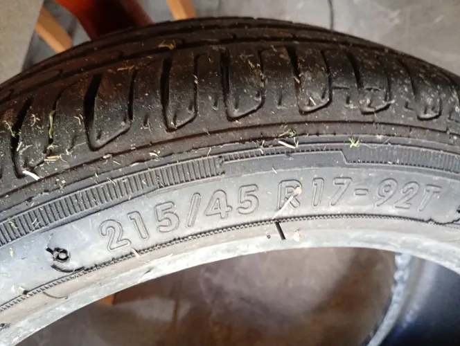 Pneu 215/45 r17 seminovo