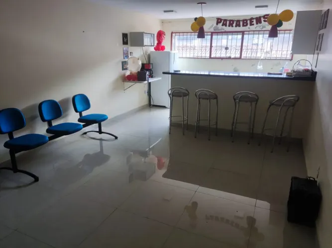 Prédio comercial completo 