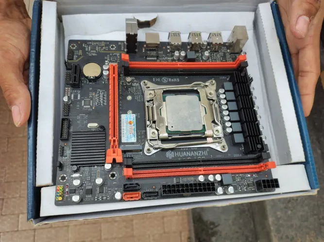 Placa mãe LGA 2011 + Xenon 2620v3