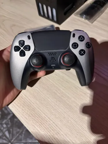 Evzen DualSense PRO? - CustomSeries