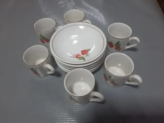 Jogo De Xícaras De Café Vintage Porcelana Vera Cruz Morango