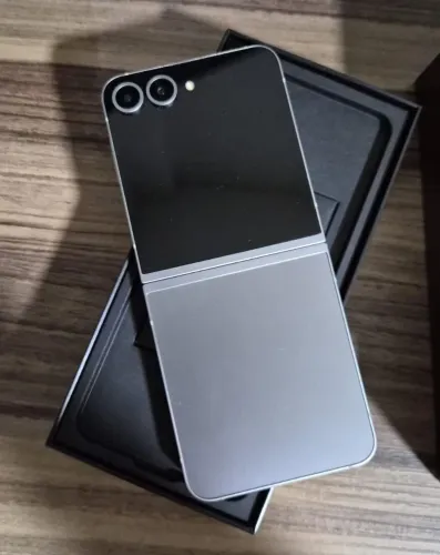 Z flip 6 novíssimo